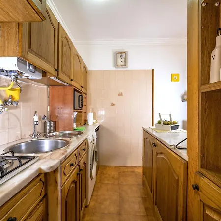Cozy Apartment Near The Beach In Costa De Caparica Exterior photo